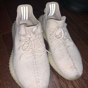 Yeezy Boost 350 v2 Triple White
